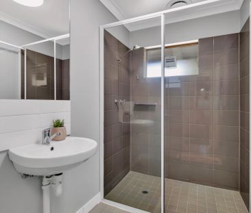 3 Bedroom Apartment south - Double bed(DBL Occupancy) - Photo 2