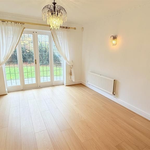 5 bedroom detached house to rent - Photo 1