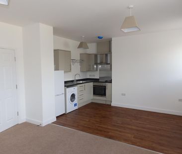 2 bedroom apartment to rent - Photo 2