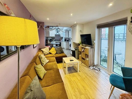 5 bedroom terraced house to rent - Photo 1