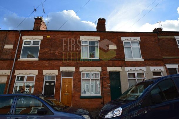 3 bedroom terraced house to rent - Photo 1