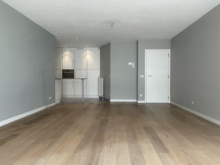 Licht en ruim appartement met terras in hartje Rijkevorsel - Photo 3