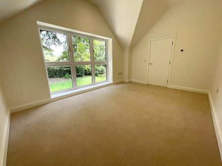 4 bedroom detached house to rent - Photo 4