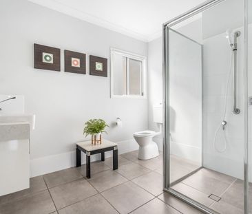 SUPERB WYNNUM LOCATION - Photo 4