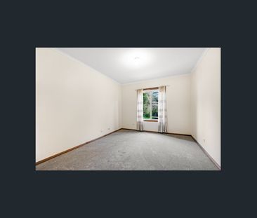 Charming Courtyard Home with Tranquil Setting! - Photo 5