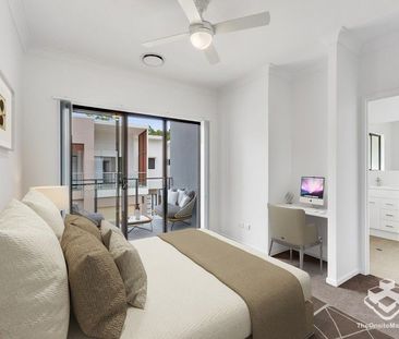 LUXURY 3 BEDROOM TOWNHOUSE DUCTED A/C THROUGHOUT! - Photo 6