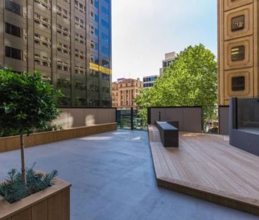 SPACIOUS 1 BEDROOM APARTMENT IN THE HEART OF CBD - Photo 2