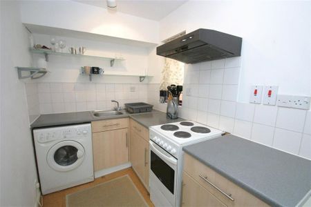 Studio to rent - Photo 5