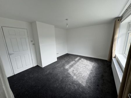 2 bedroom semi-detached house to rent - Photo 2