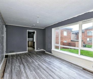 2 bedroom ground floor flat to rent - Photo 2
