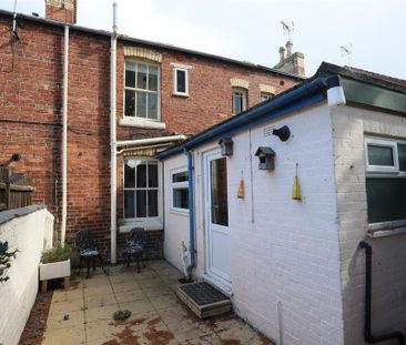 3 bedroom terraced house to rent - Photo 6