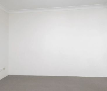 Comfortable & Inviting 2-Bedroom Home in Parramatta's River Precinct - Photo 4