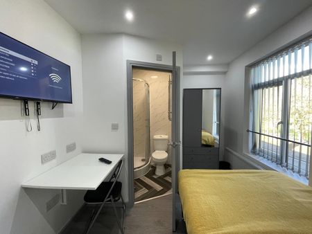 Room in a Shared House, High Street, B66 - Photo 3