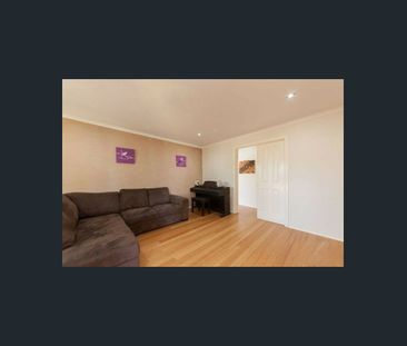 Your Ideal 5 Bedroom Family Home Awaits in Springwood !!! - Photo 3