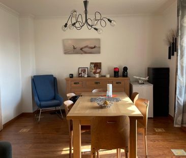 Location Appartement 3 pièces 70m² VILLEURBANNE 69100 - Photo 2