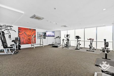 ONE BEDROOM UNIT WITH IDEAL LOCATION - Photo 2