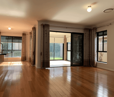 Stunning modern family home with New painting in prime location - Photo 4