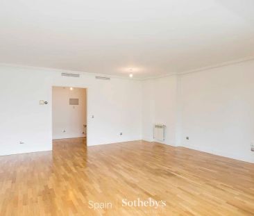 Apartamento de alquiler en Calle Picasso, Somosaguas - Photo 1