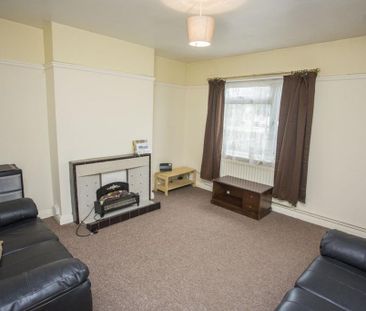 3 bedroom terraced house to rent - Photo 5