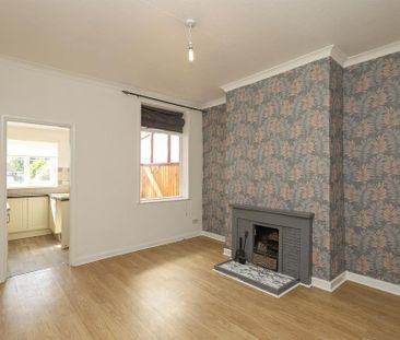 2 bedroom terraced house to rent - Photo 2