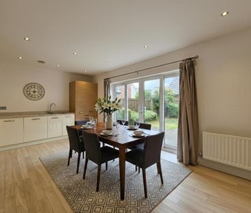 4 bedroom detached house to rent - Photo 3