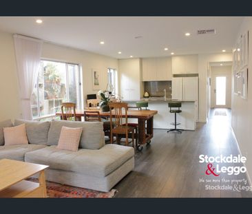 Solar Powered Family Home and Oasis! - Photo 4