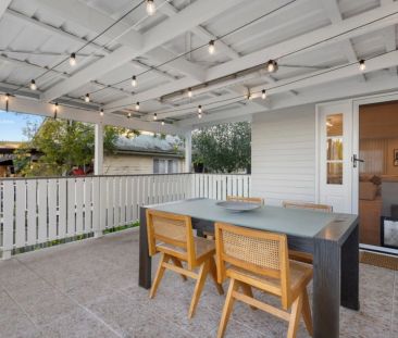 Beautifully renovated home with elevated outlooks - Photo 5