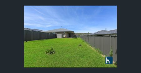 Modern Family Home in Quiet Cul-de-Sac - Photo 5