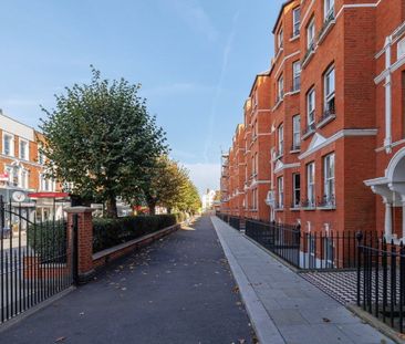 NO SHARERS, sorry. A spacious three bedroom mansion apartment is on... - Photo 5