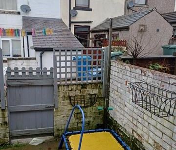 2 bedroom terraced house to rent - Photo 1