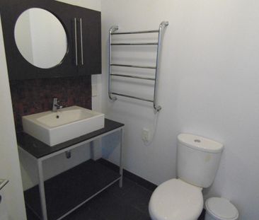 Convenient city living - one carpark included - Photo 3