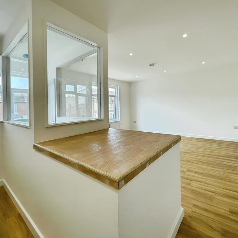 2 bedroom maisonette to rent - Photo 1