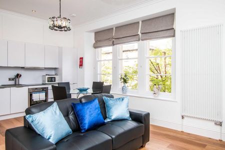 2 bedroom serviced apartment to rent - Photo 5