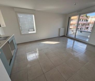 Location Appartement 3 pièces 61m² THONON LES BAINS 74200 - Photo 1