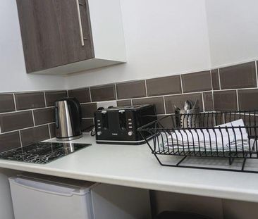 1 bedroom in a house share to rent - Photo 5