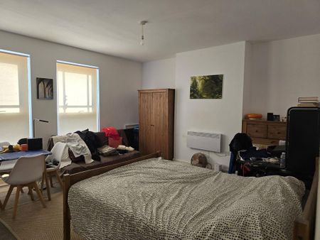 Studio to rent - Photo 2