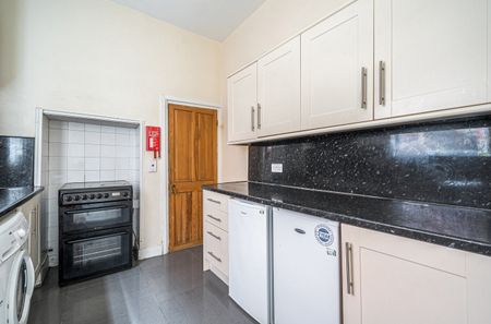 3 bedroom terraced house to rent - Photo 3