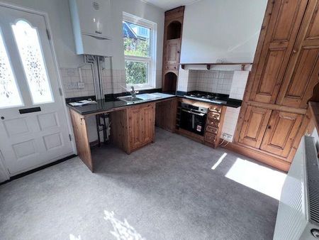 2 bedroom terraced house to rent - Photo 4
