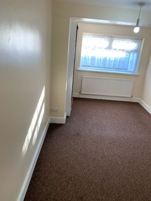 1 Bed Flat, Kings Road, E6 - Photo 1