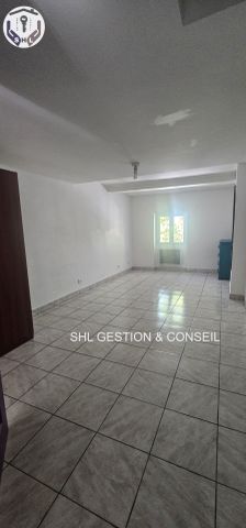 Location Maison 3 pièces 62m² PERTUIS 84120 - Photo 2