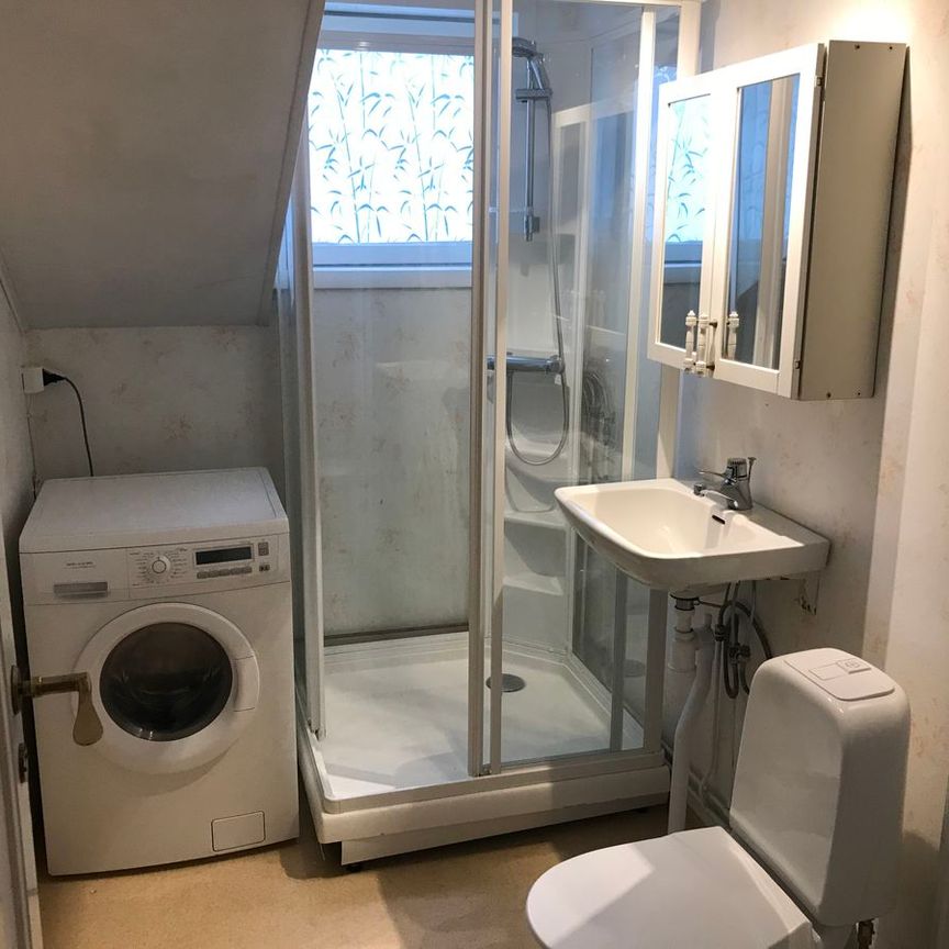 Västra Laggarbergsvägen 33 - Foto 1