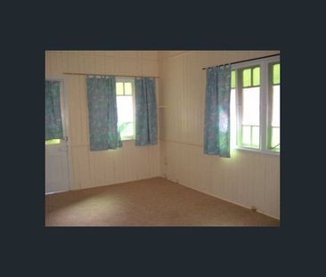 17 Peach Street, Greenslopes, Qld 4120 - Photo 6