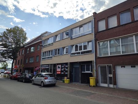 Appartement met 2 slaapkamers en balkon. - Foto 4