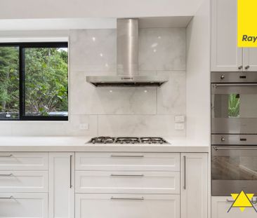 Spacious 4-Bedroom Family Home with Double Garage - Photo 4