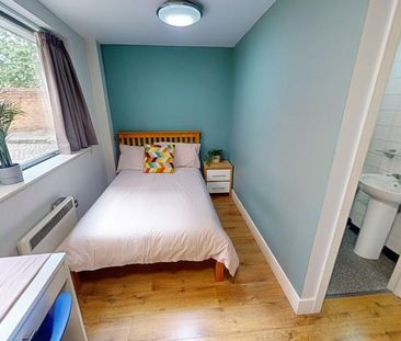 4 bedroom flat to rent - Photo 3