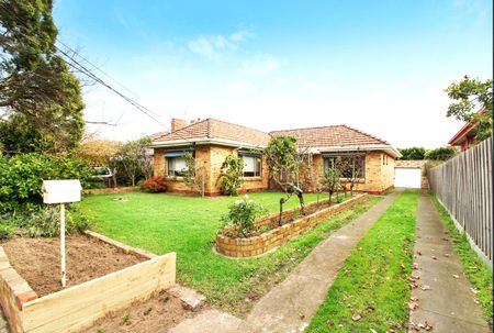 27 Daff Avenue, Hampton East VIC 3188 - House For Rent | Domain - Photo 5