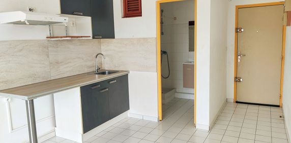 Location appartement 1 pièce, 17.53m², Fort-de-France - Photo 2