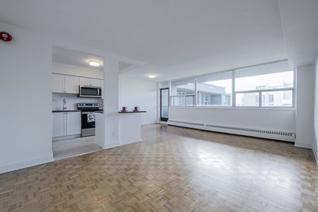 North Shore Towers - Photo 3