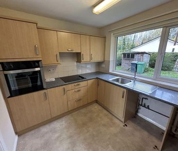 2 bedroom semi-detached bungalow to rent - Photo 4