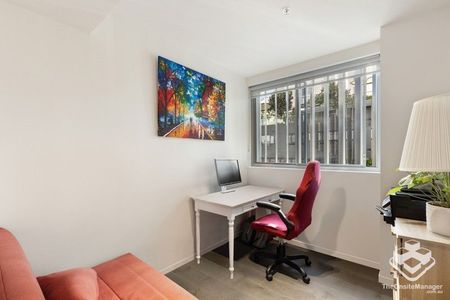 3 Bedroom Modern Luxury at Gasworks - Photo 2